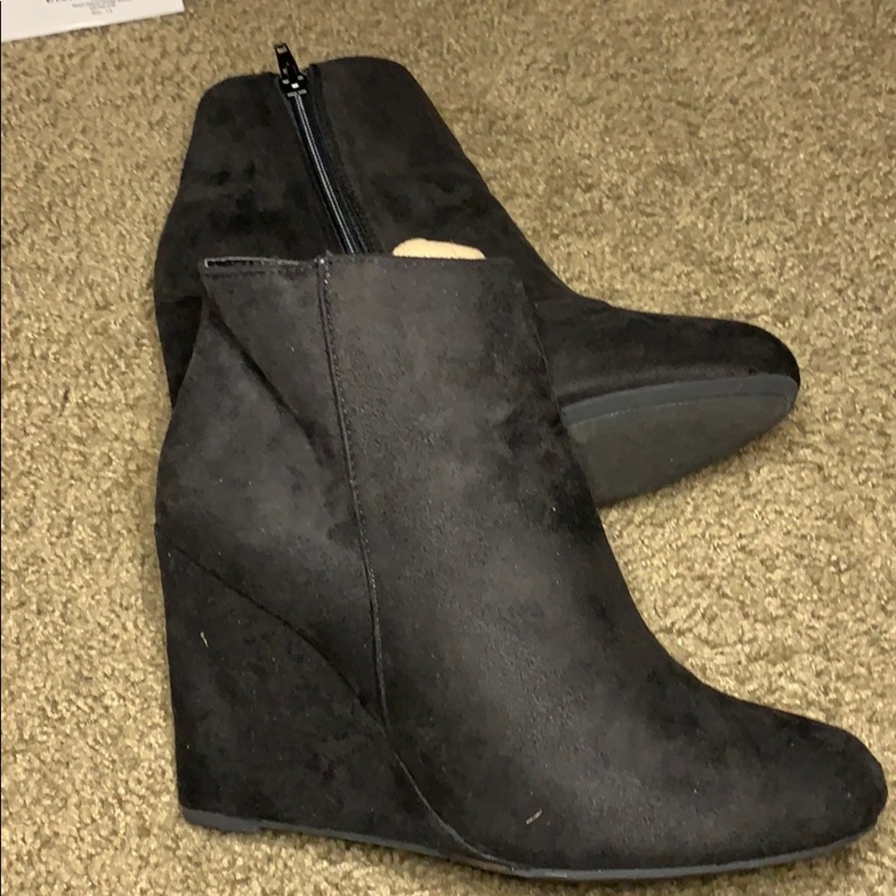 Shoes - Picture 4 of 4